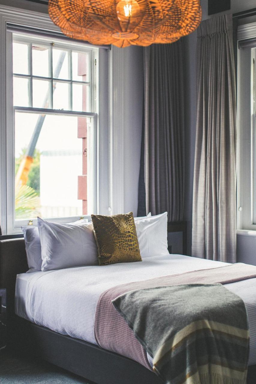 Clarence Boutique Hotel ตาอูรังกา ภายนอก รูปภาพ