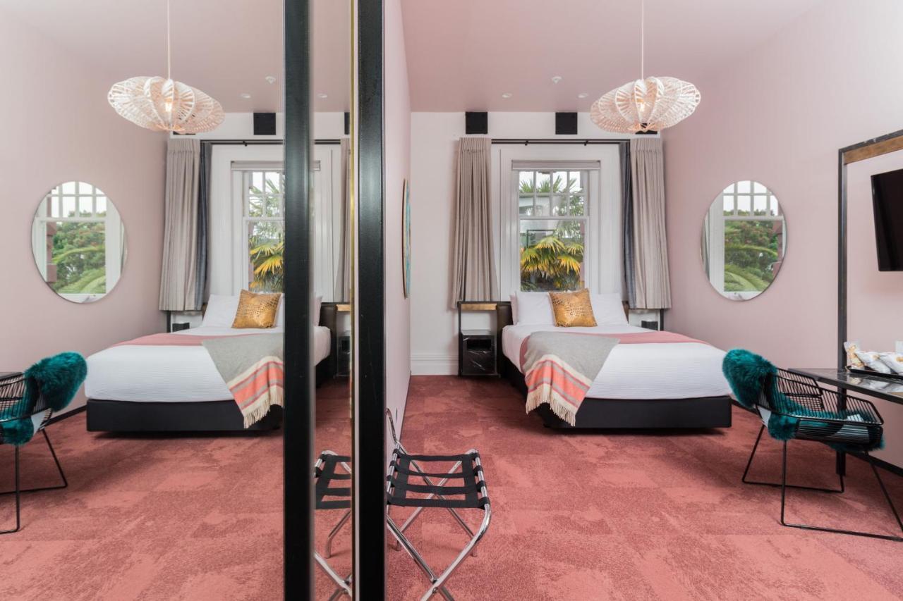 Clarence Boutique Hotel ตาอูรังกา ภายนอก รูปภาพ
